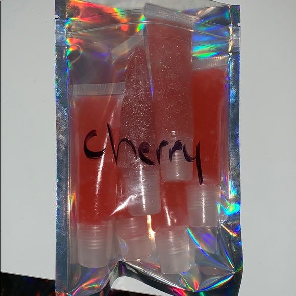 Lip Gloss & Charm Bracelets - Picture 3 of 7